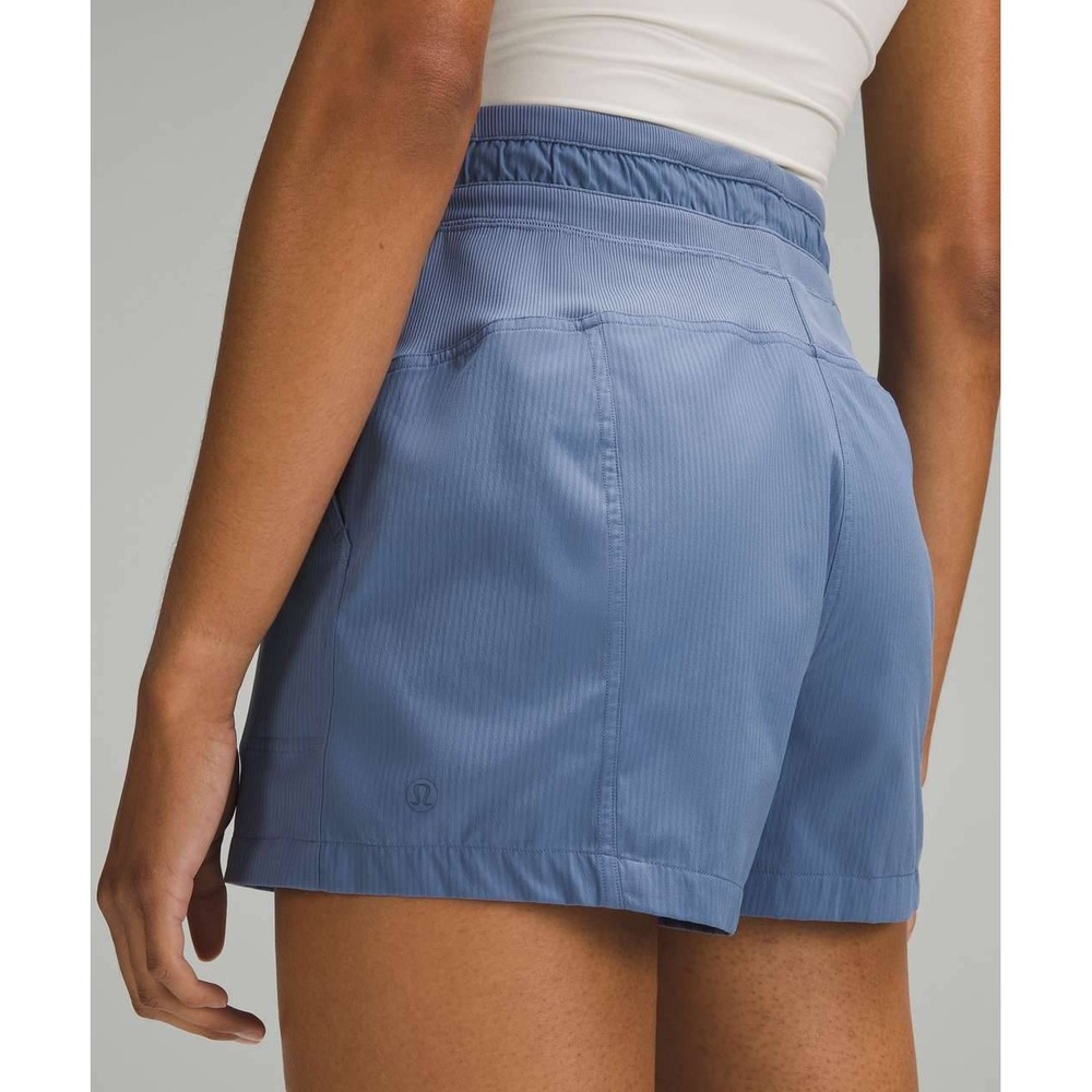Lululemon‎ Dance Studio Mid-Rise Short 3.5 Blue Herringbone Size 2